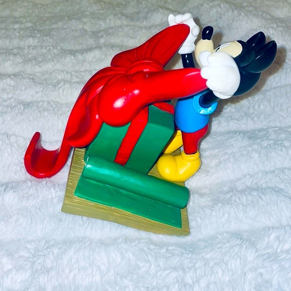 Disney Mickey Mouse “Santa’s Best” stocking hanger/ holder - Picture 7 of 10